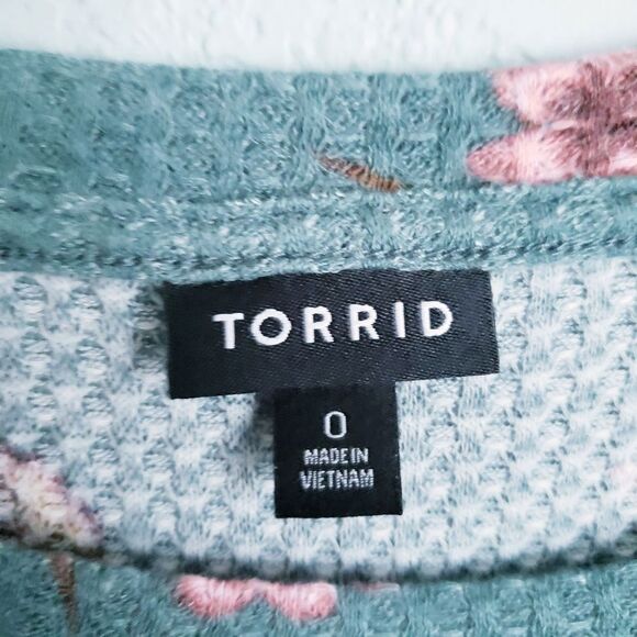 Torrid‎ - Picture 4 of 6